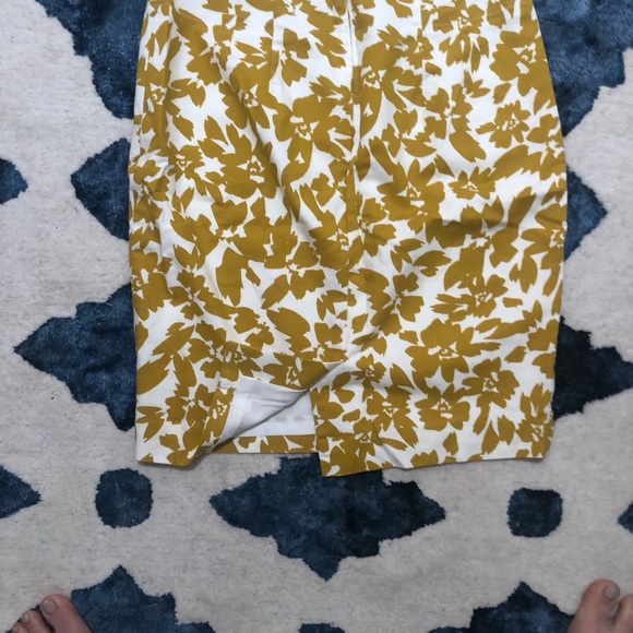 Ann Taylor Loft Gold Floral Skirt - Picture 2 of 4